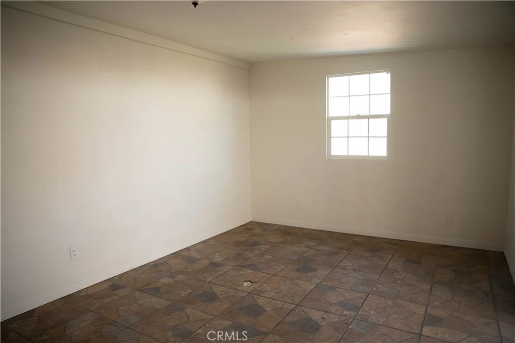 9726 Kauffman Avenue, South Gate, California 91355 home-pic-35